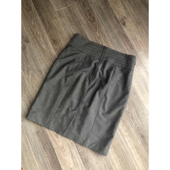 H&M Skirt - Picture 2 of 3